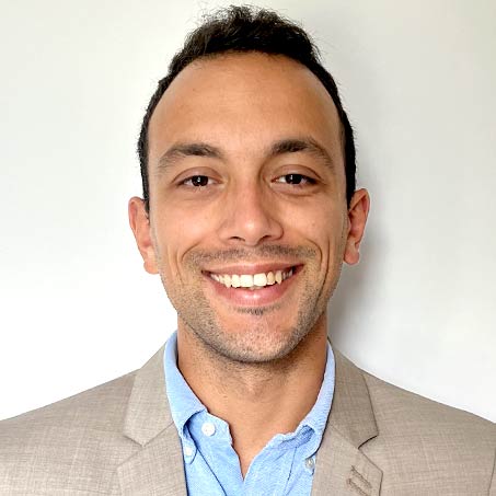 Yanis Ouahid, fondateur de Inovaro, cabinet de recrutement et agence marque employeur à Lyon.